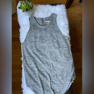 Banana Republic sleeveless blouse 🩶